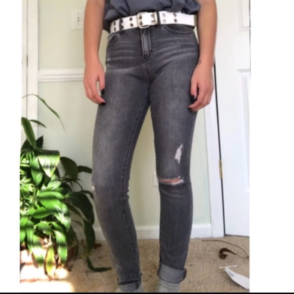 Tilly’s Gray ripped skinny jeans